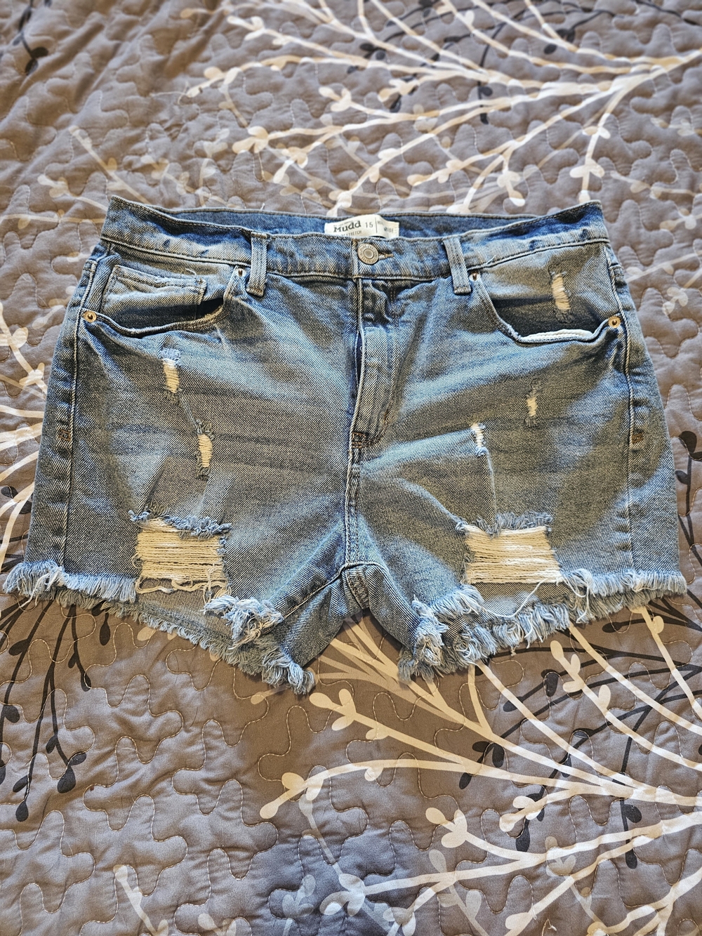 Never Worn. Mudd Distressed Frayed Hem Denim Shorts - Blue